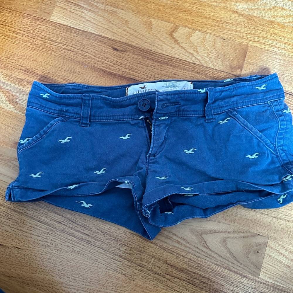 Hollister very short shorts